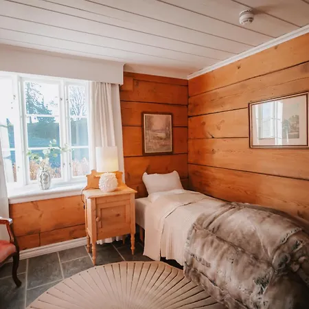 Hotell Helgaker Gard *