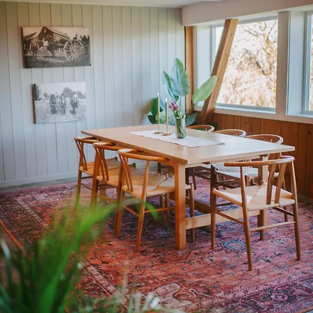 Helgaker Gard * Gran