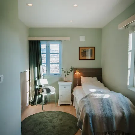 Helgaker Gard Hotel *