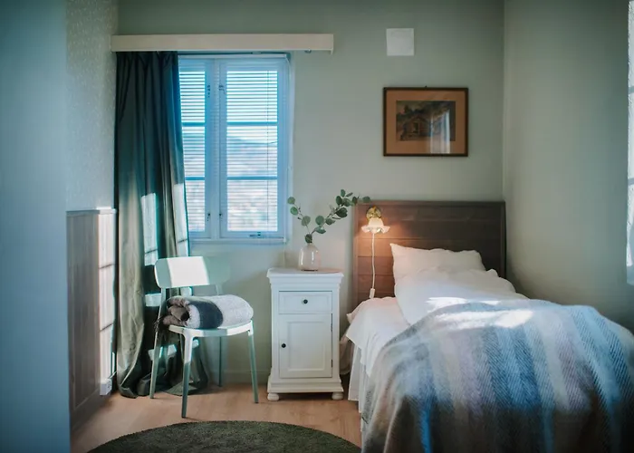 Helgaker Gard Hotel *